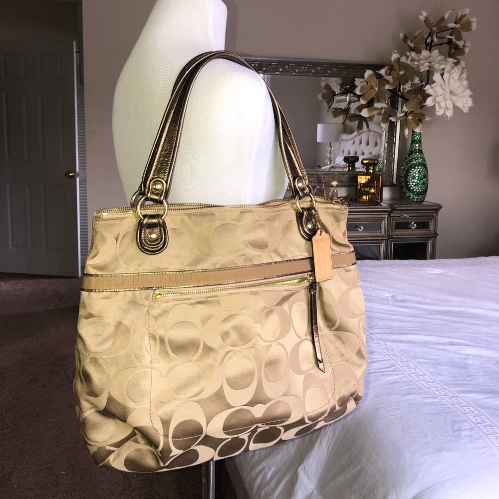Authentic Coach hand bag